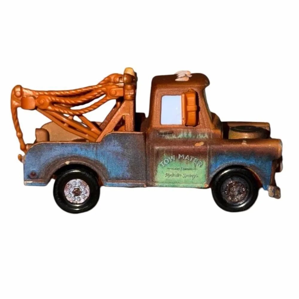 Disney Pixar Cars On The Road Road Trip Mater Diecast 1:55 Toy Tow Truck Mattel
